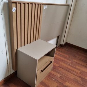 Respaldo de Cama y Mesa de Luz con Cajón Diseño Listones Dos Tonos - imagen 3