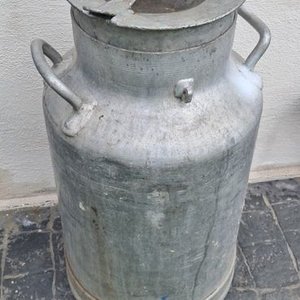 Tarro Lechero de Aluminio con Tapa y Asas - Capacidad 40 Litros - imagen 2