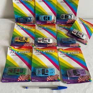 Colección de 9 Autos a Escala Best Wheels Die Cast - imagen 1