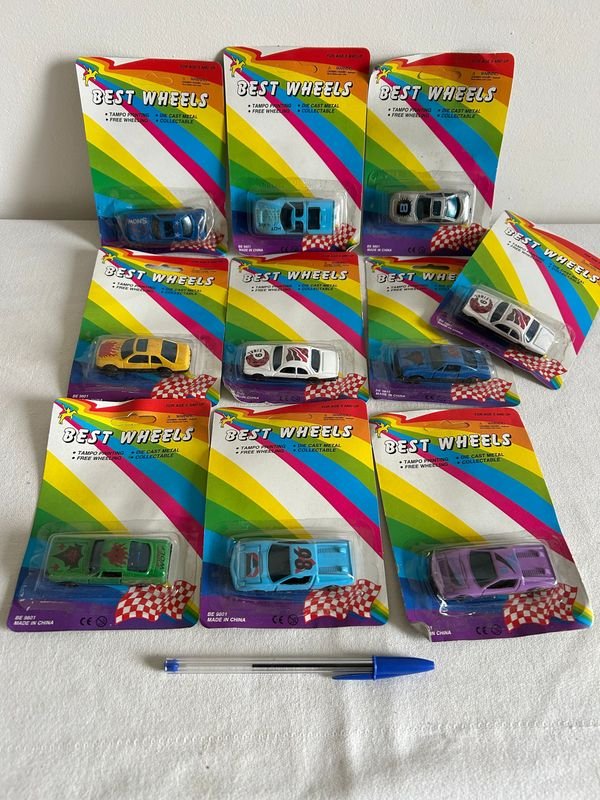 Colección de 9 Autos a Escala Best Wheels Die Cast