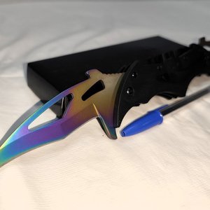 Navaja Carambit Doble Hoja Tornasolada con Seguros - Nueva en Caja - imagen 4