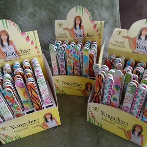 Lote siguiente: Tres Cajas de Limas de Uñas Yongchao con Diseños Variados