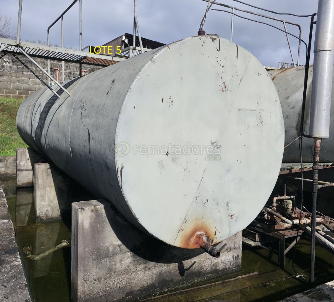 Tanque de Almacenamiento de Combustible Industrial Grande