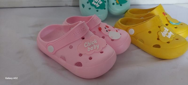 Zapatillas para bebés en venta - imagen 2