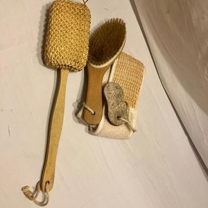 Set de Accesorios de Baño: Esponja Sisal, Cepillo Cerdas y Piedra Pómez - imagen 2