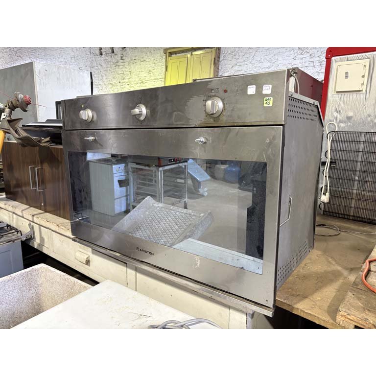 Lote anterior: Horno de gas Ariston con grill eléctrico