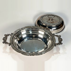Centro de Mesa Ovalado Metálico con Tapa y Asas - imagen 4