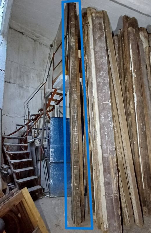 Lote anterior: Seis tirantes de pinotea para construcción