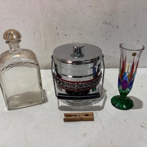 Lote siguiente: Juego de Frasco Vidrio Dorado, Cubo Hielo Acero y Florero Vidrio
