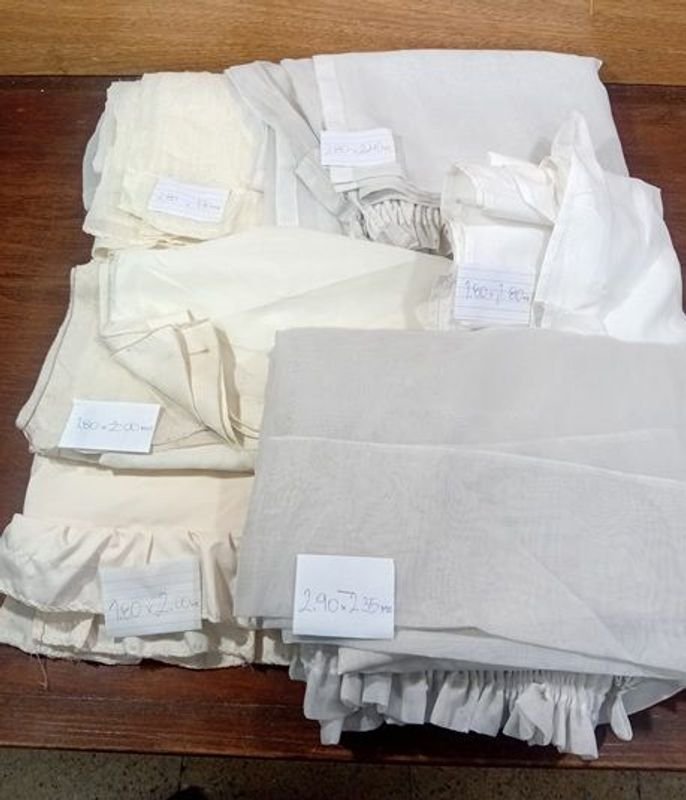 Lote de 6 Cortinas Blancas y Crudas con Diversas Texturas y Medidas