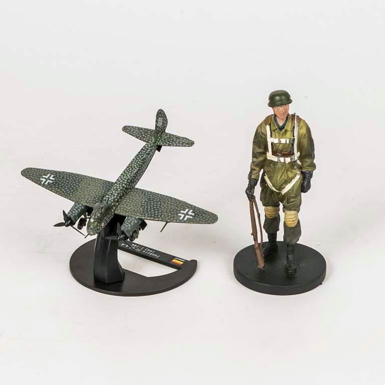 Lote anterior: Modelo a escala Junkers JU 88 A-4 y figura paracaidista alemán
