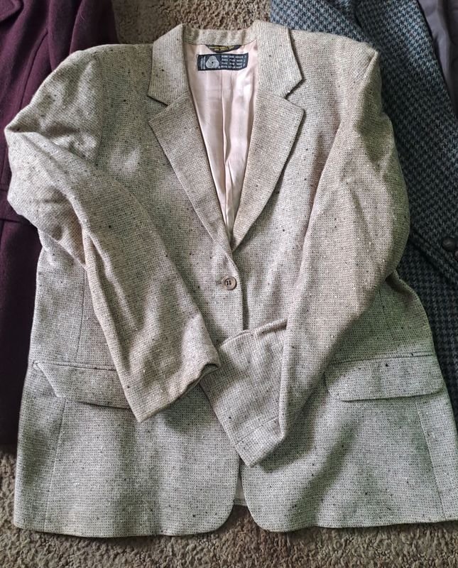 Trajes de lana en buen estado - imagen 2
