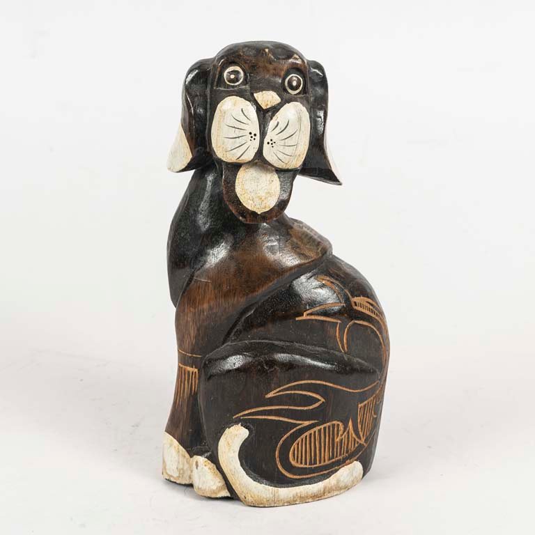 Lote siguiente: Escultura de perro de madera