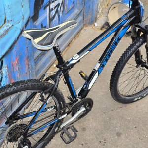 Bicicleta Trek 3700 R26 Negra y Azul - imagen 5