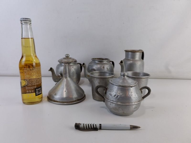 Servicios Antiguos de Aluminio para la Cocina - imagen 2
