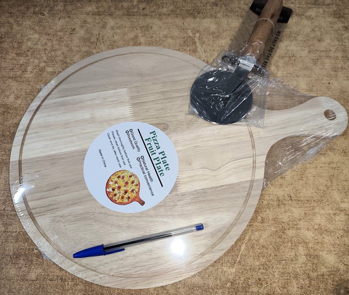 Conjunto de tabla de madera redonda para pizza y cortador - imagen 4