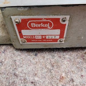Cortadora de Fiambre Berkel Modelo 611 Industria Uruguaya - imagen 5