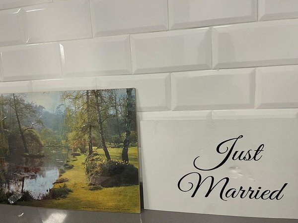 Cuadro Paisaje y Letrero "Just Married" - imagen 1