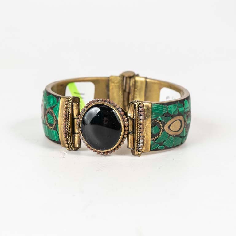 Lote anterior: Pulsera de metal con piedras