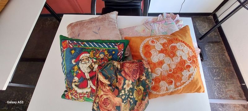 Almohadones decorativos de colores - imagen 2