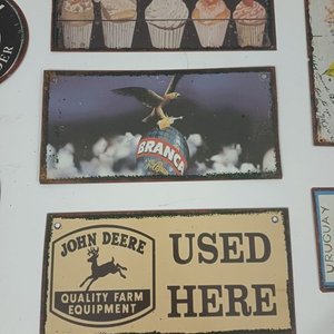 Lote de 8 Chapas Vintage: John Deere, BMW, Branca, Uruguay y más - imagen 2