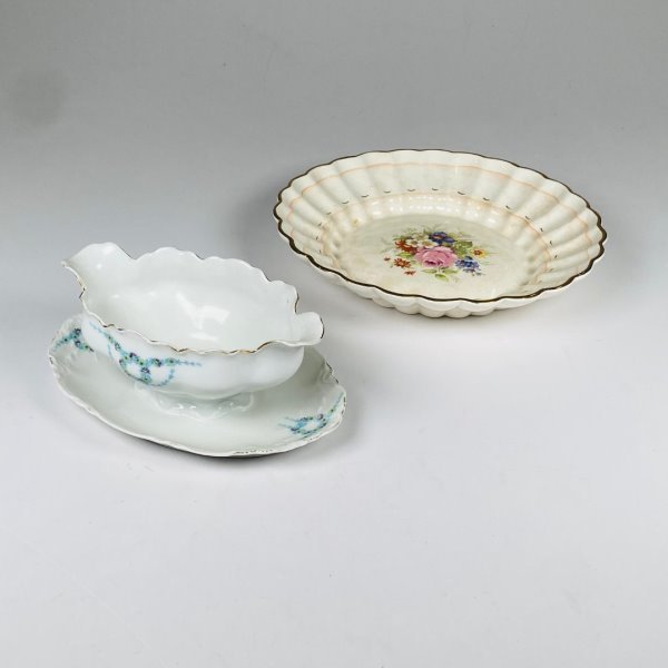 Juego de Loza Inglesa Wedgwood: Centro y Salsera con Plato