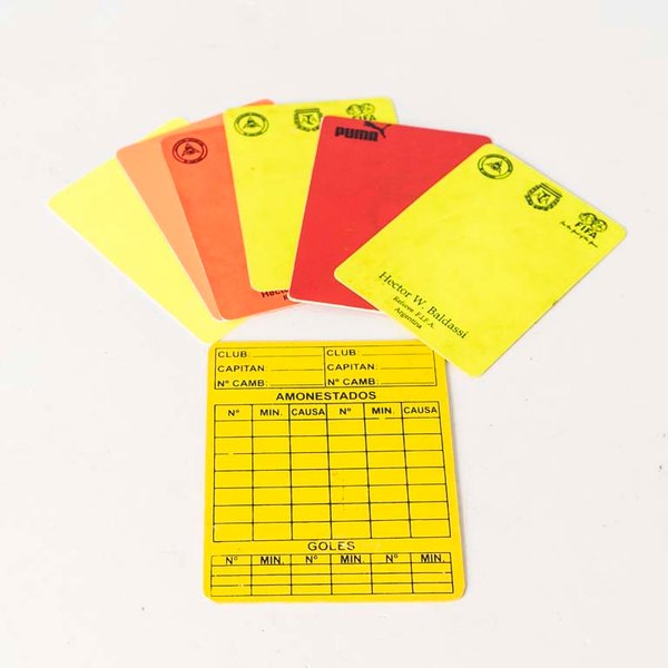 Lote anterior: Tarjetas de árbitros internacionales de Argentina y Uruguay