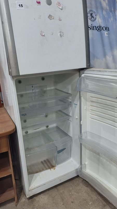 Refrigerador General Electric con congelador no funcional - imagen 2