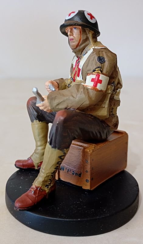 Figura de soldado Norteamericano de la Cruz Roja durante la invasión a Normandia - imagen 4