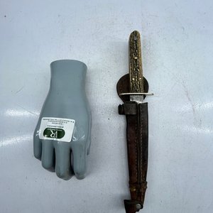 Lote siguiente: Cuchillo de Monte Hoja Acero al Carbono, Cachas de Asta con Funda de Cuero