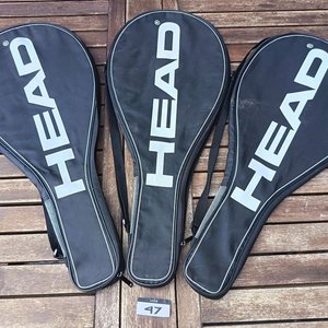 Tres fundas para raquetas de tenis HEAD, color negro, con cierres   con detalles de uso - imagen 1