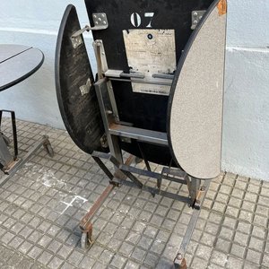 Par de Mesas Plegables con Alas y Ruedas - imagen 4
