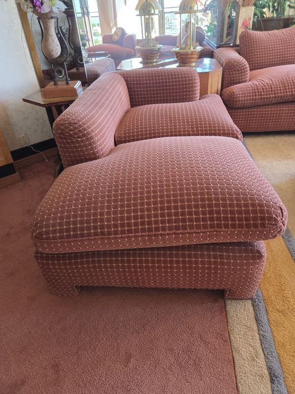 Sillón de 2 cuerpos tipo cheslong tapizado en tela de excelente calidad e impecable estado - imagen 3