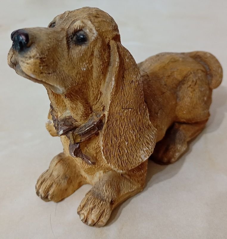 Figura de un Basset Hound en poliresina - imagen 5