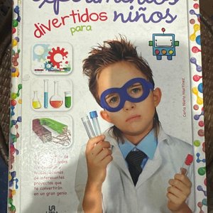 Lote siguiente: Libro de Experimentos Divertidos para Niños