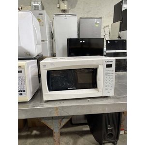 Lote siguiente: Microondas Punktal Blanco