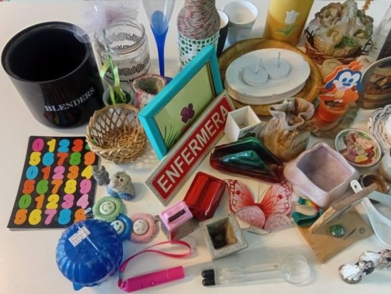 Lote anterior: Colección de adornos y objetos decorativos