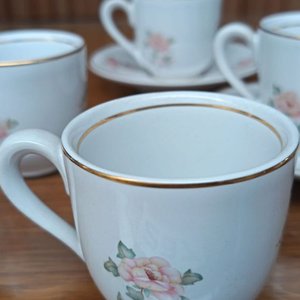 Juego de Porcelana Olmos con Rosas Rosadas y Filete Dorado - imagen 12
