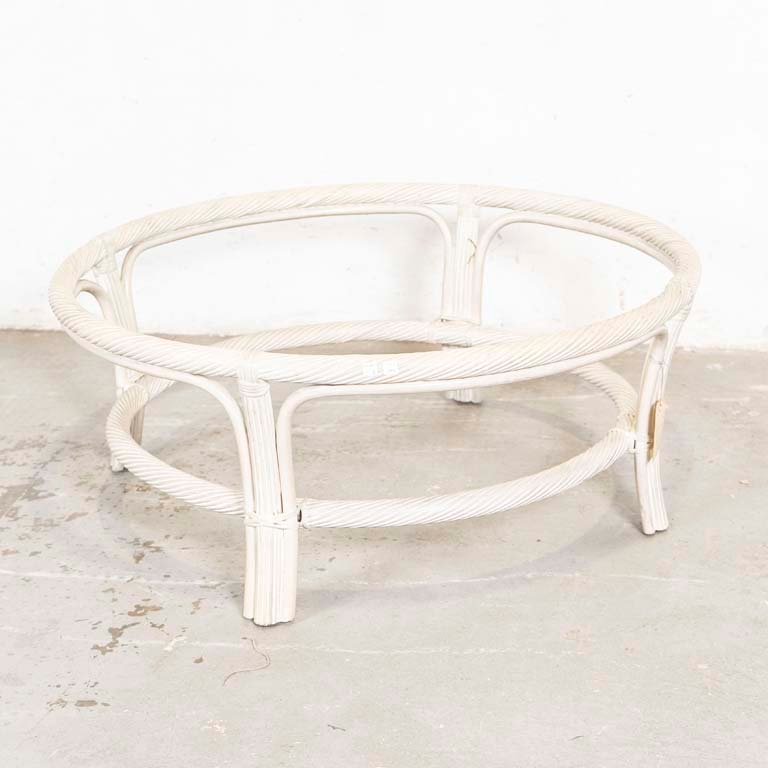 Lote anterior: Mesa circular de living en madera y mimbre