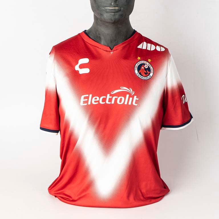 Lote anterior: Camiseta de fútbol de Tiburones Rojos de Veracruz marca CHARLY