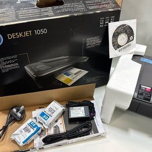 Dos Impresoras HP Deskjet 1050 Nuevas en Caja - imagen 3