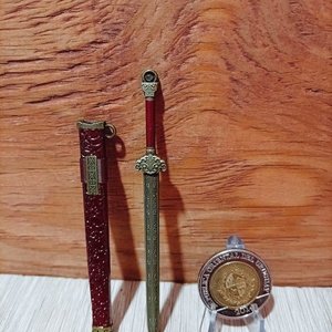 Mini Espada China Jian Antigua Réplica Metal 13cm Coleccionismo - imagen 2
