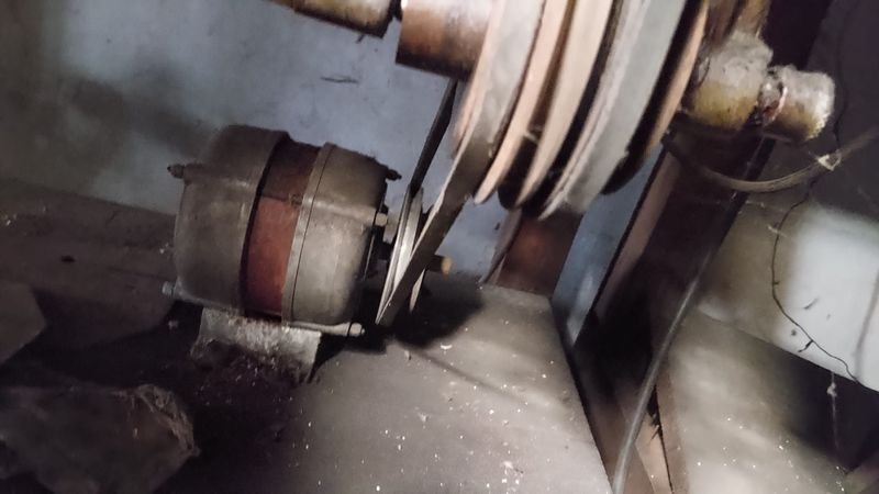 Maquinaria de bobinar con alimentador motor y embreague
