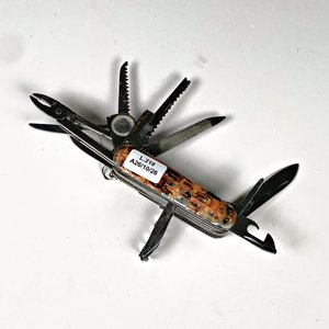 Navaja Multiuso Plegable con 15 Elementos - imagen 1