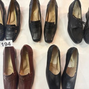 Lote siguiente: Lote de 5 Pares de Calzado de Cuero Artesanal para Dama