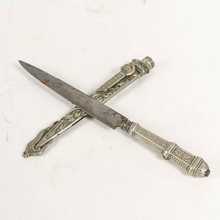 Cuchillo Solingen con Vaina y Mango de Metal Labrado