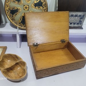 Lote de 11 piezas: Bandeja Marquetería, Cofre Tallado, Cuadro Geniol y Más - imagen 10