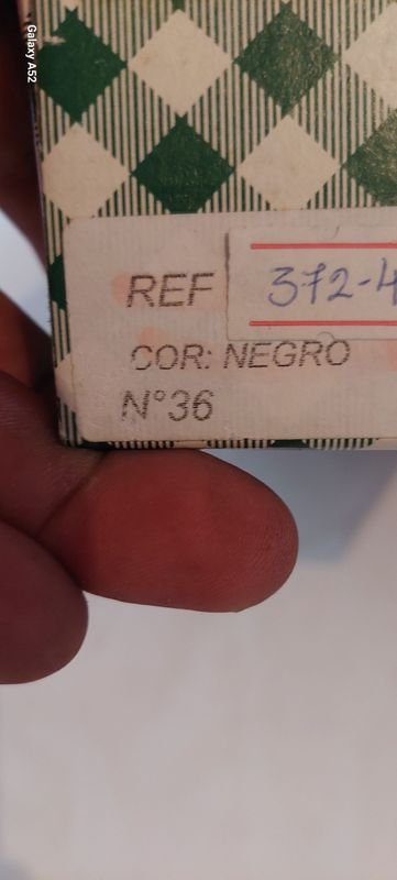 Calzado de talla 36 en excelente condición - imagen 3