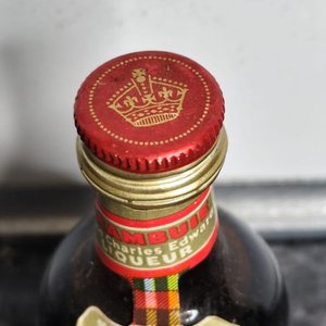 Botellita de Licor Drambuie Sellada con Contenido - imagen 2