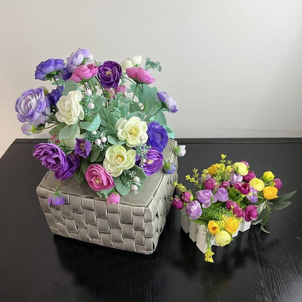 Canastas y floreros de cerámica con flores - imagen 2